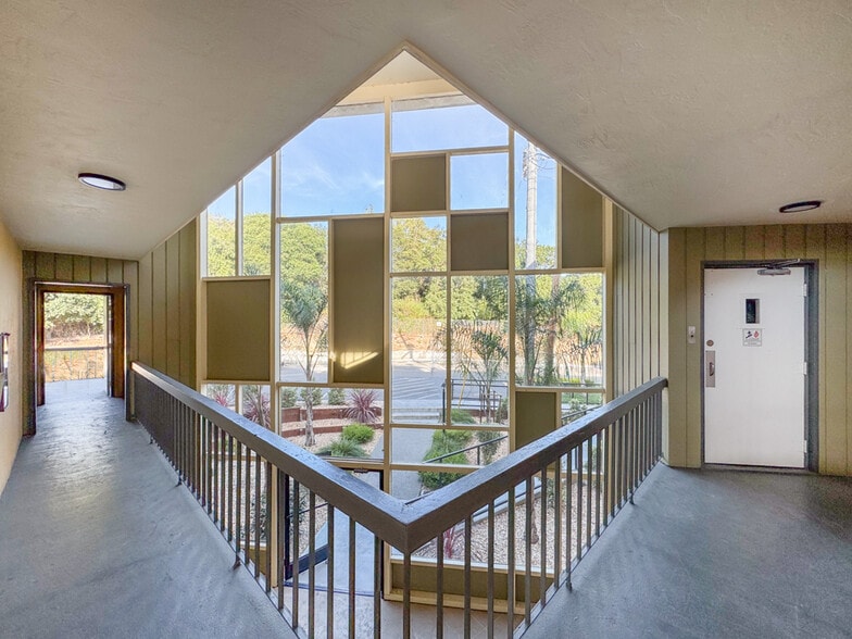 More Photos Of 195 Los Robles Rd, Novato Apartments For Sale
