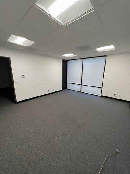 More Photos Of 1314 W 5th St, Santa Ana Office For Lease