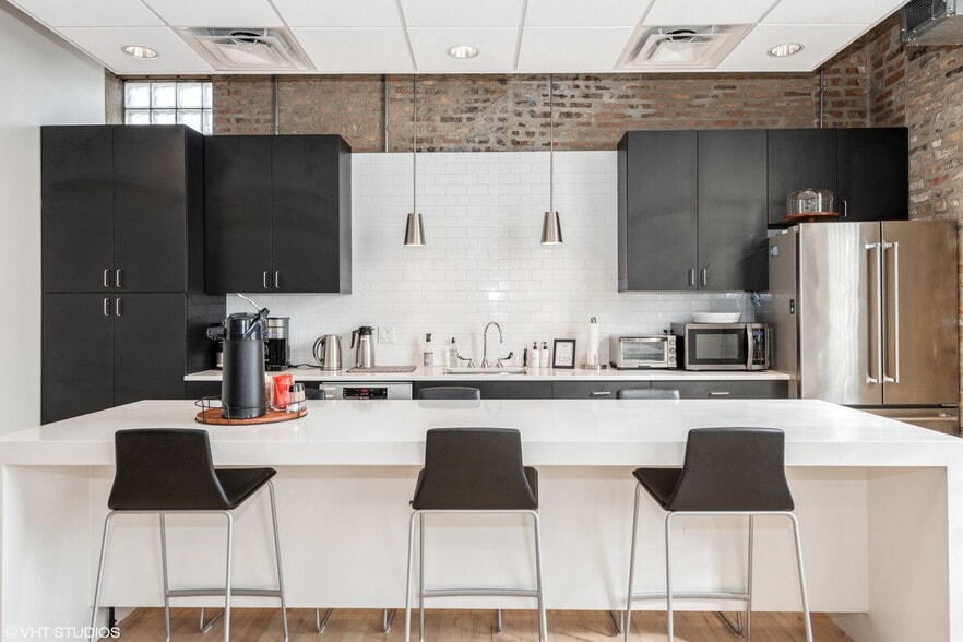 More Photos Of 1732-1734 W Hubbard St, Chicago Loft Creative Space For Lease
