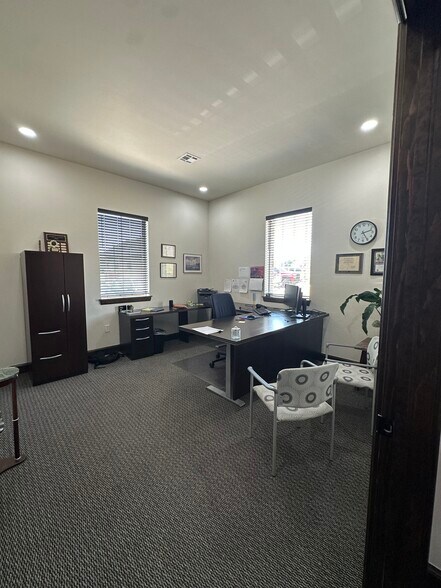 More Photos Of 13194 N MacArthur Boulevard, Oklahoma City Office For Lease