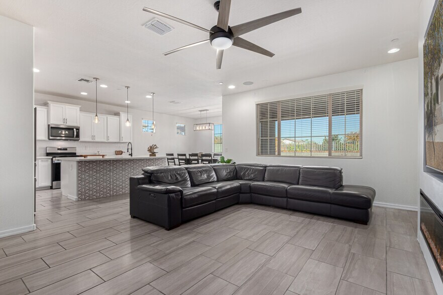 More Photos Of 10838 W San Juan Ave, Phoenix Healthcare For Sale