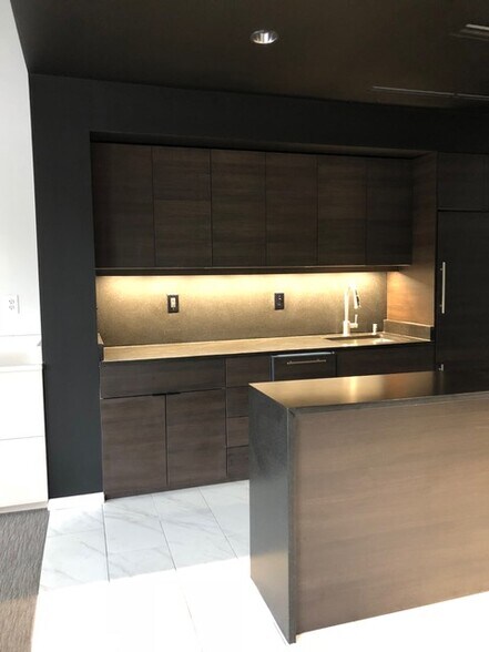 More Photos Of 1605 King St, Alexandria Office For Lease