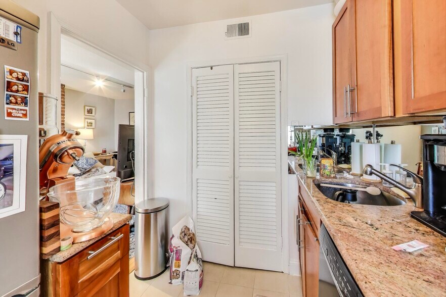 More Photos Of 1317 Corcoran St NW, Washington Apartments For Sale