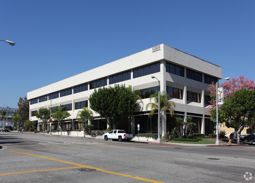 Primary Photo Of 302 W 5th St, San Pedro Office For Lease