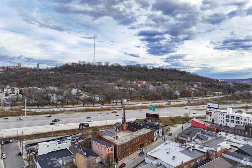 More Photos Of 2624 Colerain Ave, Cincinnati Warehouse For Lease