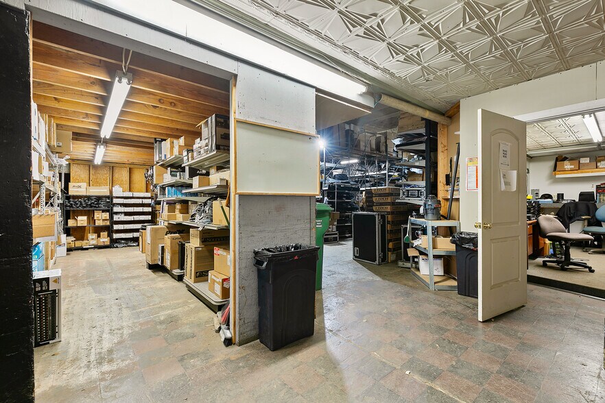 More Photos Of 310 W Broad St, Richmond Storefront For Sale