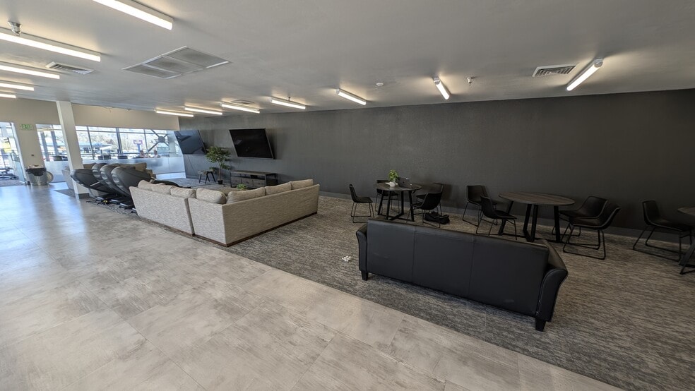 More Photos Of 1640-1658 S State St, Orem Freestanding For Lease