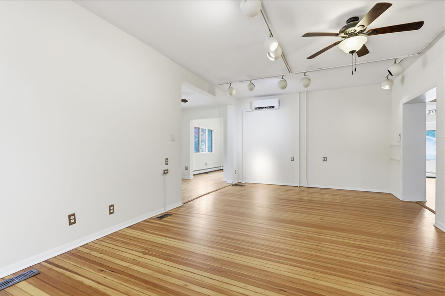 More Photos Of 168 White Horse Ave, Hamilton Office For Sale