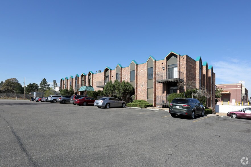 More Photos Of 1562 S Parker Rd, Denver Office For Lease