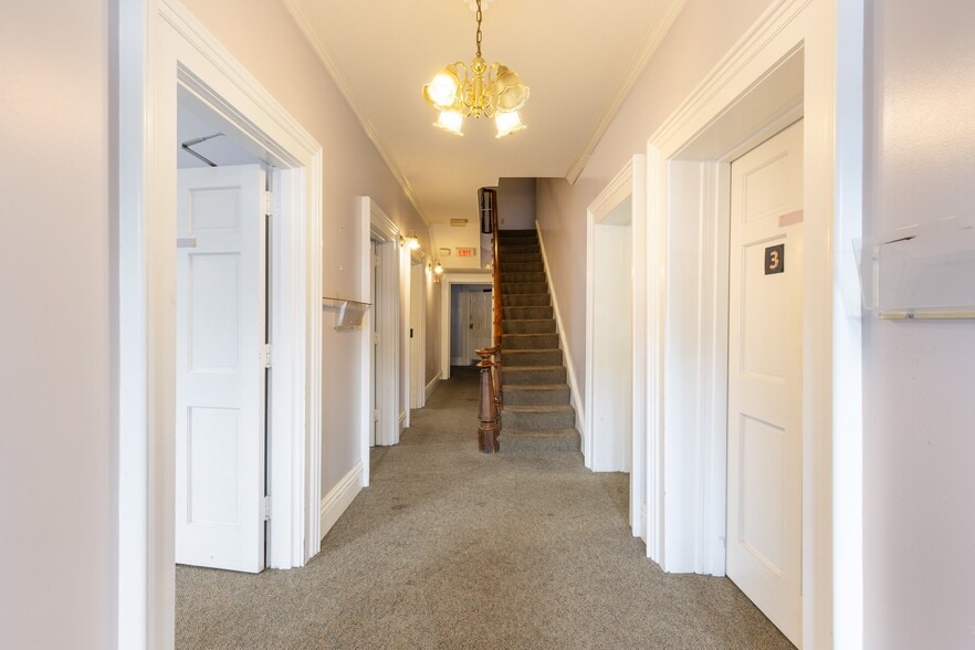 More Photos Of 1 Main St, Hartford Office Residential For Sale