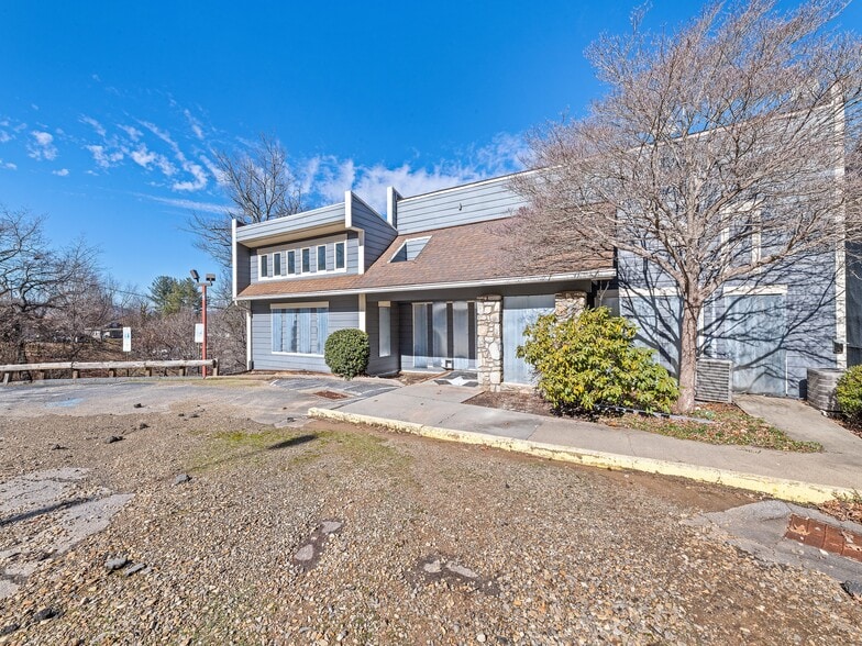 More Photos Of 131 McDowell St, Asheville Medical For Sale