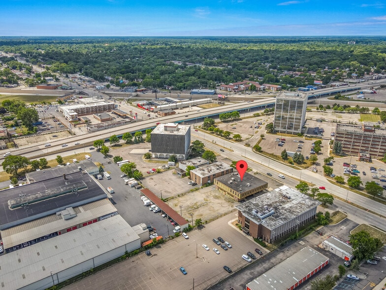 More Photos Of 20800 Greenfield Rd, Oak Park Medical For Sale