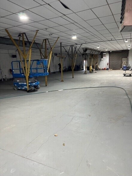 More Photos Of 6104 Strickland Ave, Brooklyn Warehouse For Lease