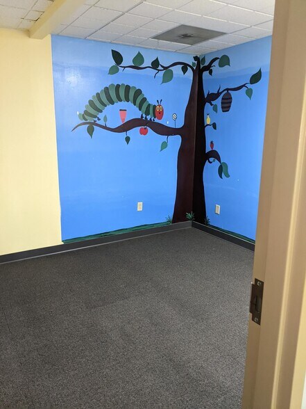 More Photos Of 5600 Kentshire Dr, Dayton Loft Creative Space For Sale