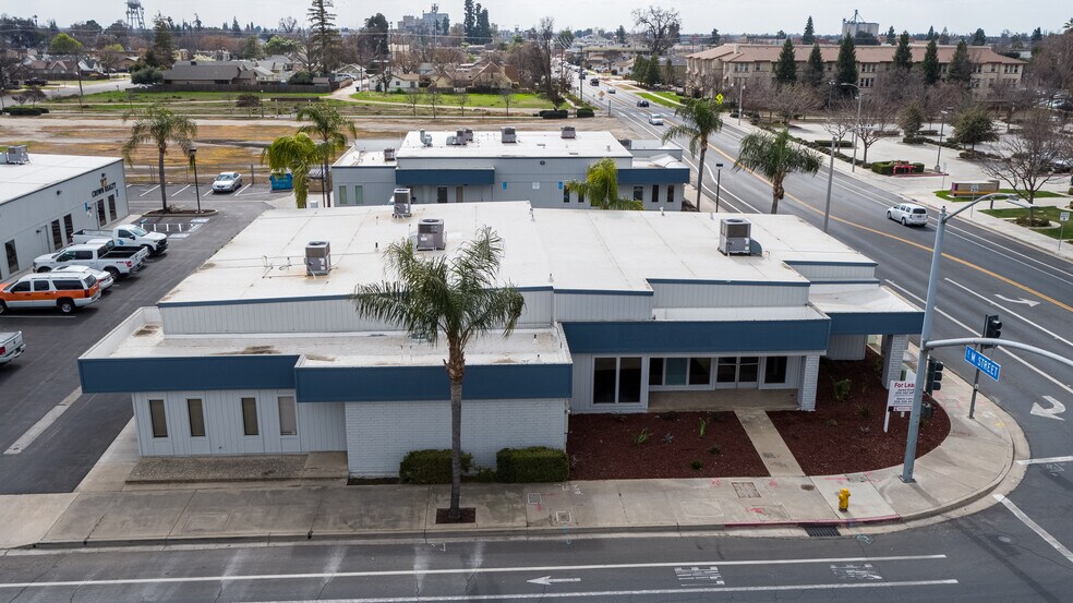 More Photos Of 415-419 E Cross Ave, Tulare Office For Lease