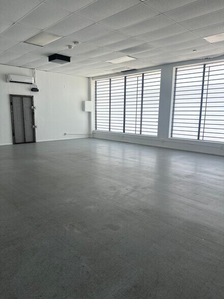 More Photos Of 5490 Mission Blvd, Ontario Unknown For Lease