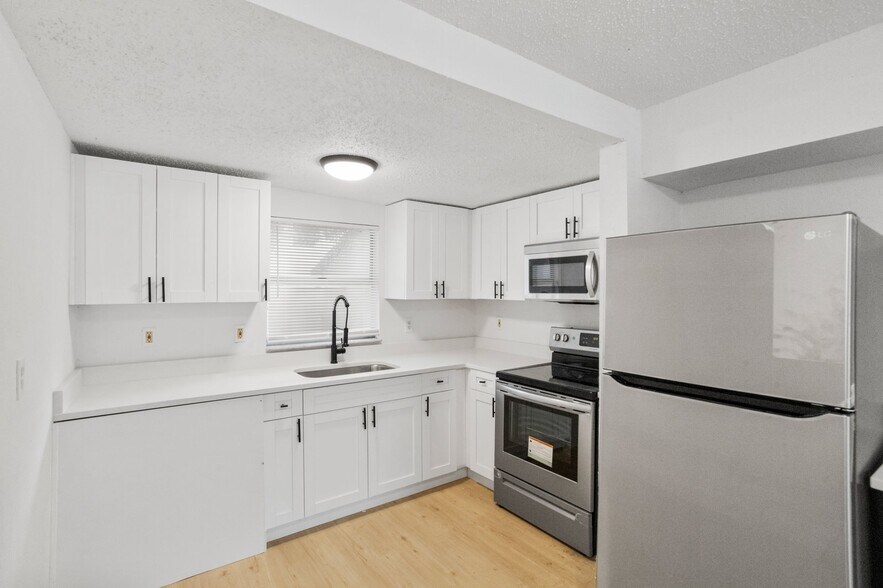 More Photos Of 12703 N 15th St, Tampa Apartments For Sale