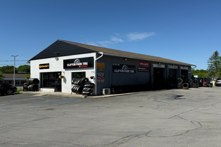 Primary Photo Of 538 Vischer Ferry Rd, Clifton Park Auto Repair For Lease