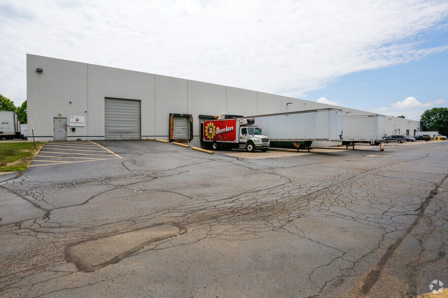 More Photos Of 2152-2162 Heller Dr, Beavercreek Warehouse For Lease