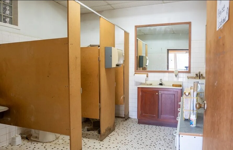 More Photos Of 166 Summit St, Mohawk Warehouse For Sale