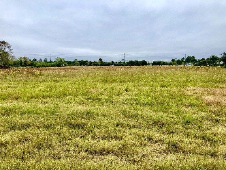 More Photos Of Outlet Center Dr, Sealy Land For Sale