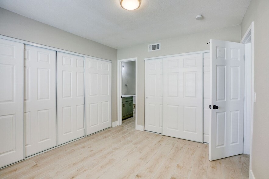 More Photos Of 317 S 9th St, Las Vegas Apartments For Sale