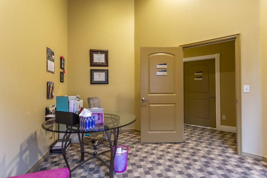 More Photos Of 9140 S State St, Sandy Office For Lease