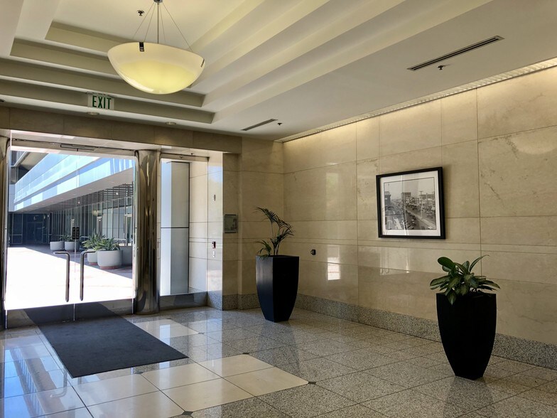More Photos Of 225 W Broadway, Glendale Office For Sale