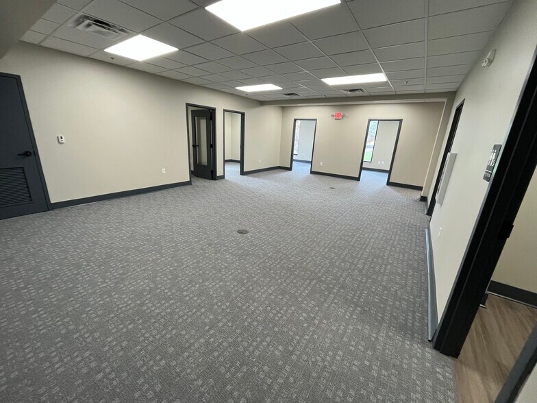 More Photos Of 307 Southgate Ct, Brentwood Medical For Lease