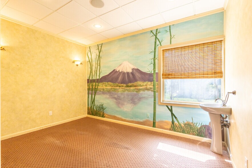 More Photos Of 189 Main Rd, Riverhead Medical For Lease