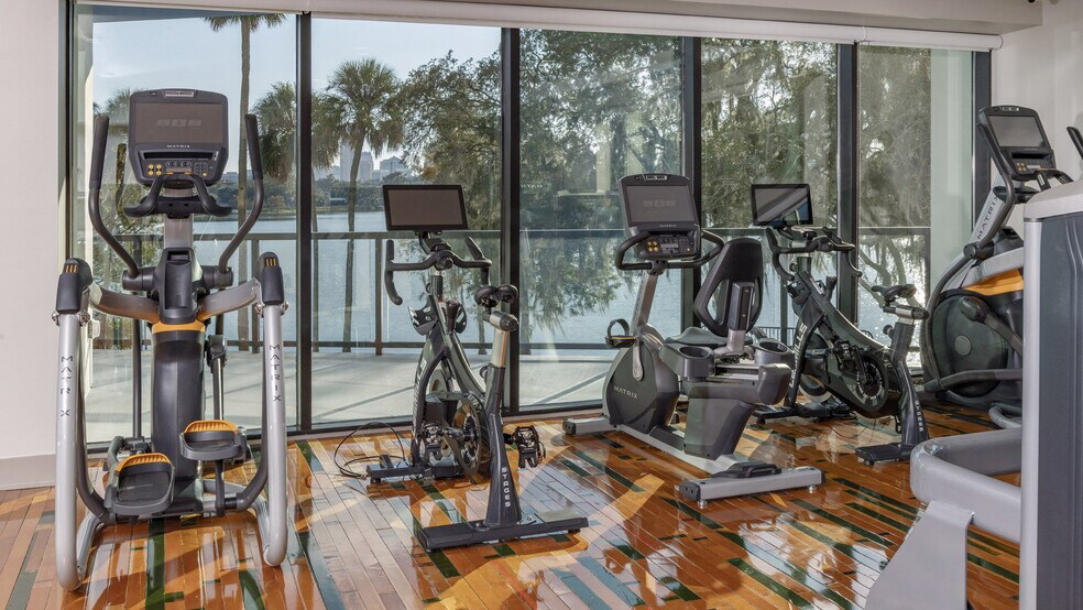 More Photos Of 295 NE Ivanhoe Blvd, Orlando Apartments For Lease