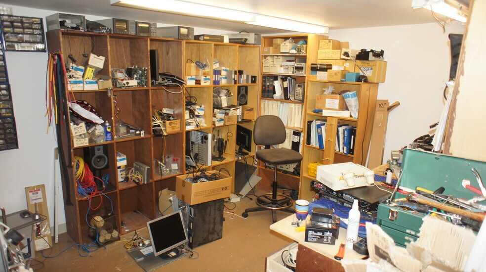 More Photos Of 7316 101 Ave NW, Edmonton Office For Sale