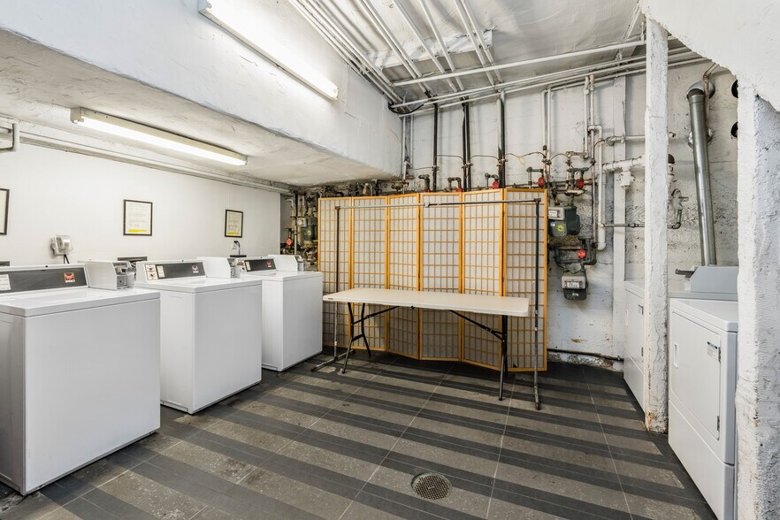 More Photos Of 845 Bunker Hill Ave, Los Angeles Apartments For Sale