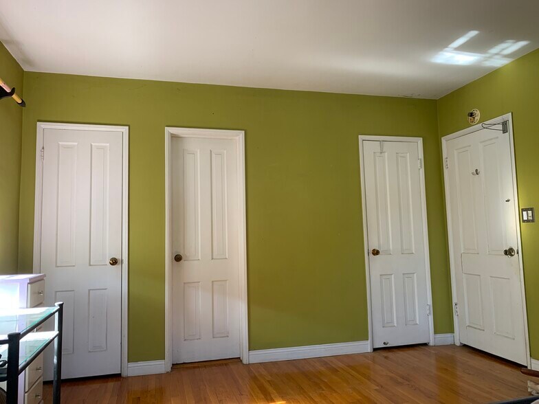 More Photos Of 1826 Wellington Rd, Los Angeles Specialty For Sale