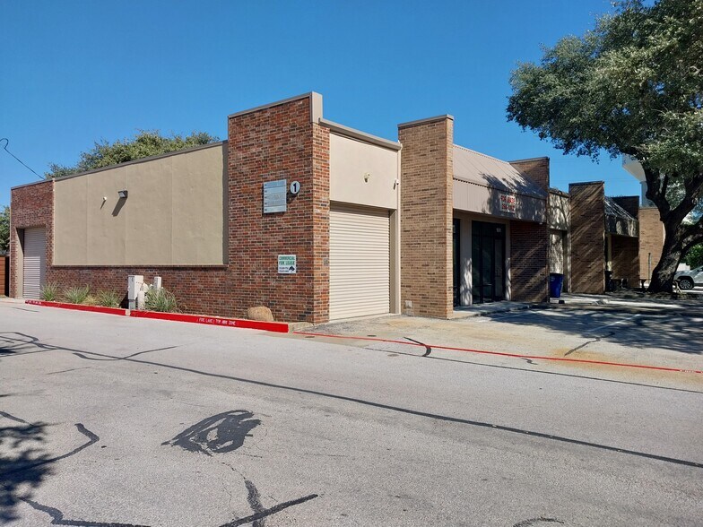 More Photos Of 300 E New Hope Rd, Cedar Park Light Manufacturing For Lease