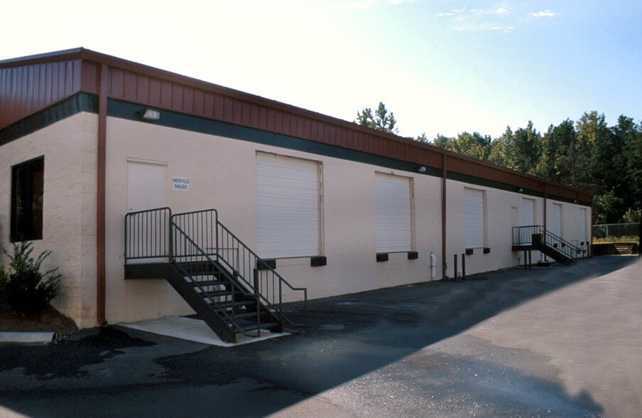 More Photos Of 6646 E WT Harris Blvd, Charlotte Light Distribution For Lease