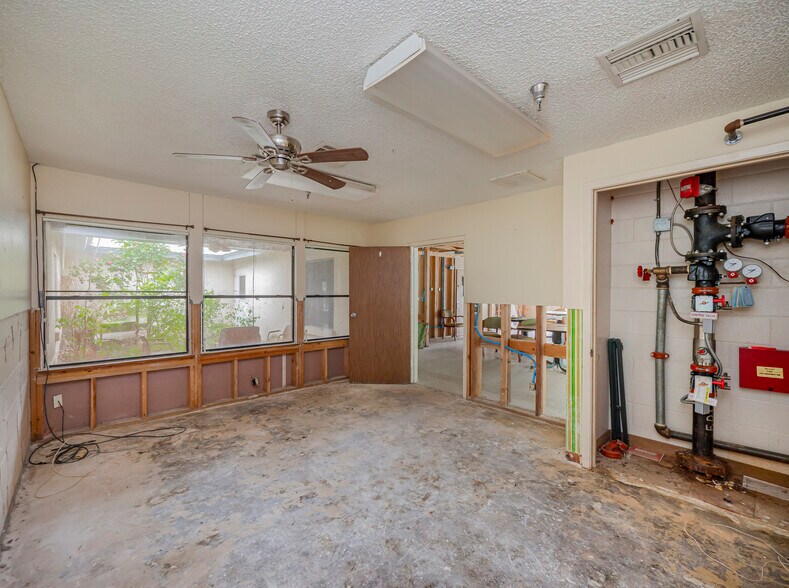 More Photos Of 700 Dyer St, Rockdale Healthcare For Sale