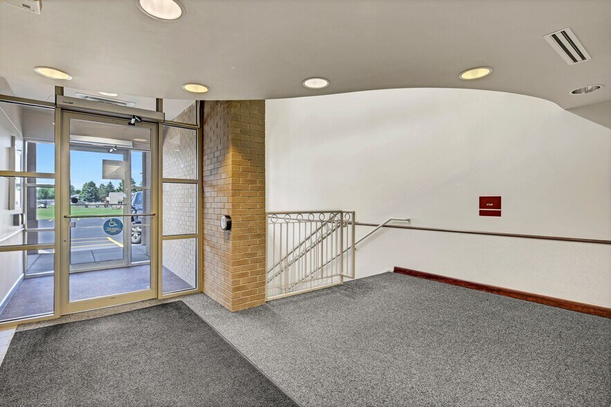 More Photos Of 1511 Northway Dr, Saint Cloud Medical For Sale