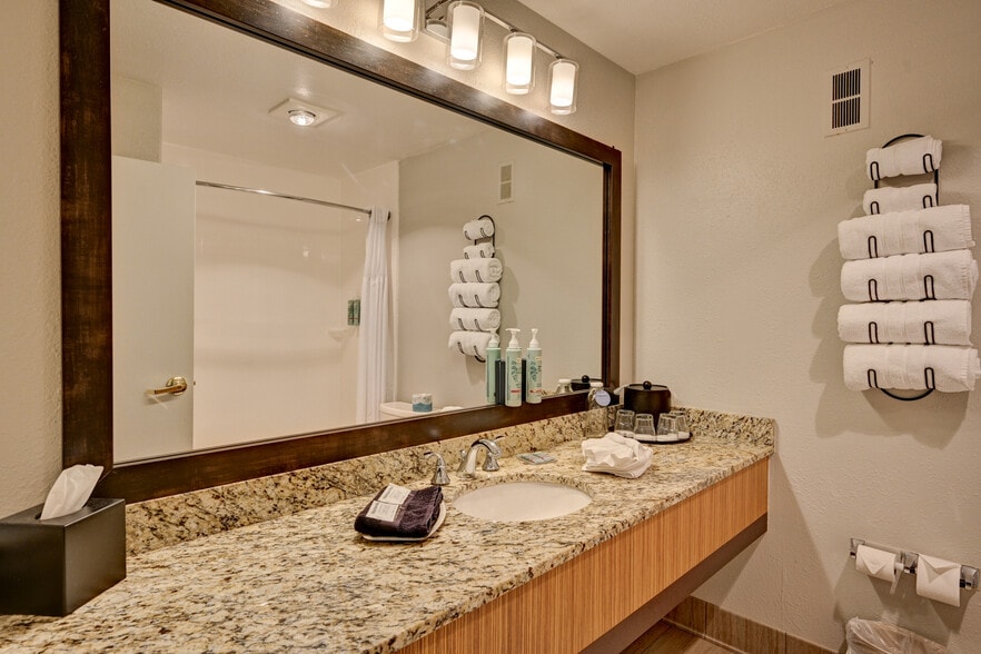 More Photos Of 733 US Highway 24 N, Buena Vista Hotel For Sale