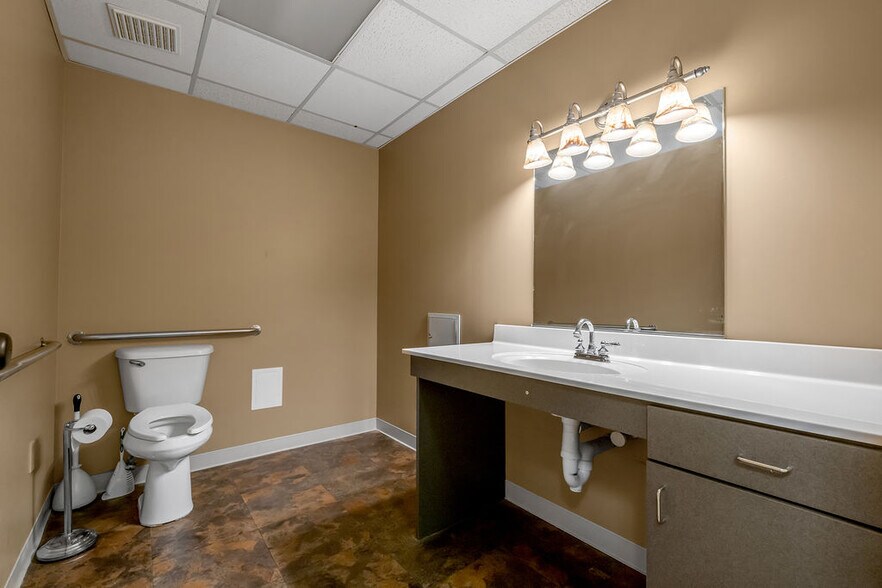 More Photos Of 2425 Regency Rd, Lexington Office For Sale