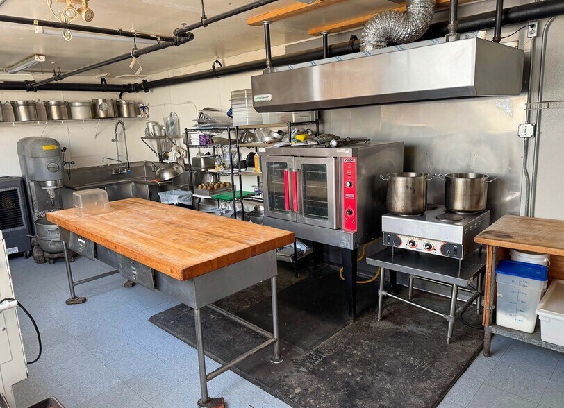 More Photos Of 3033-3035 Macarthur Blvd, Oakland Storefront Retail Office For Sale