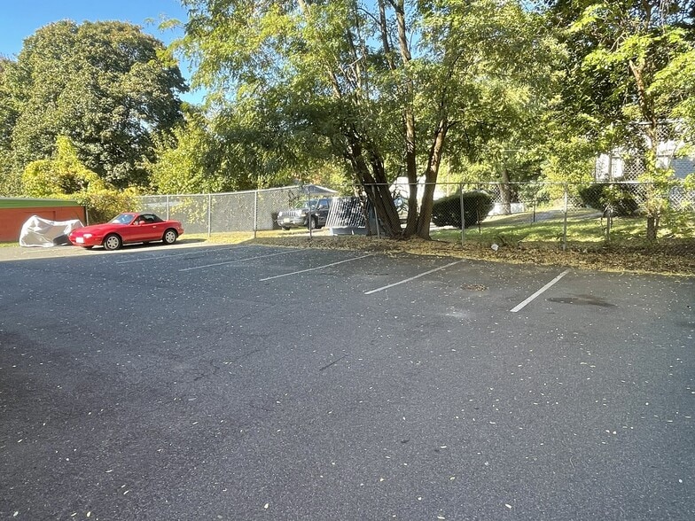 More Photos Of 329 Beech St, Holyoke Apartments For Sale