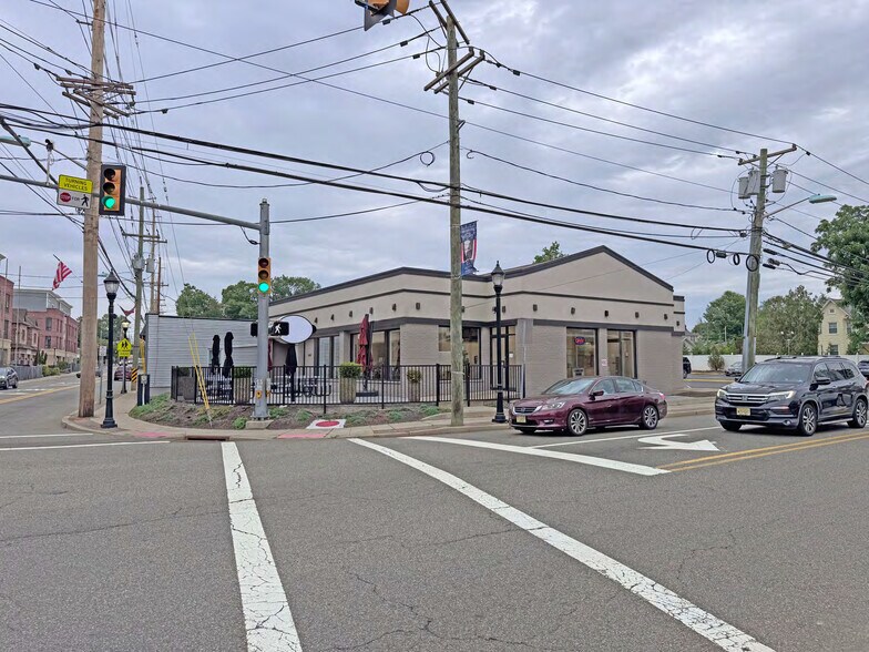 Primary Photo Of 175 Kinderkamack Rd, Emerson Fast Food For Lease