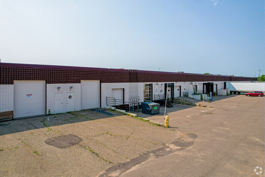 More Photos Of 652-684 Transfer Rd, Saint Paul Light Manufacturing For Lease