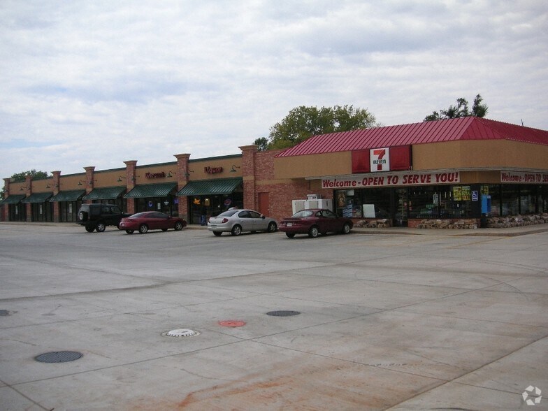 More Photos Of 1103-1123 E Constitution St, Norman Freestanding For Lease