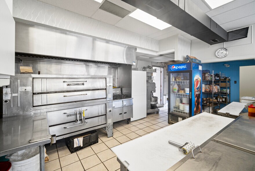 More Photos Of 58 Bridge St, Carleton Place Restaurant For Sale