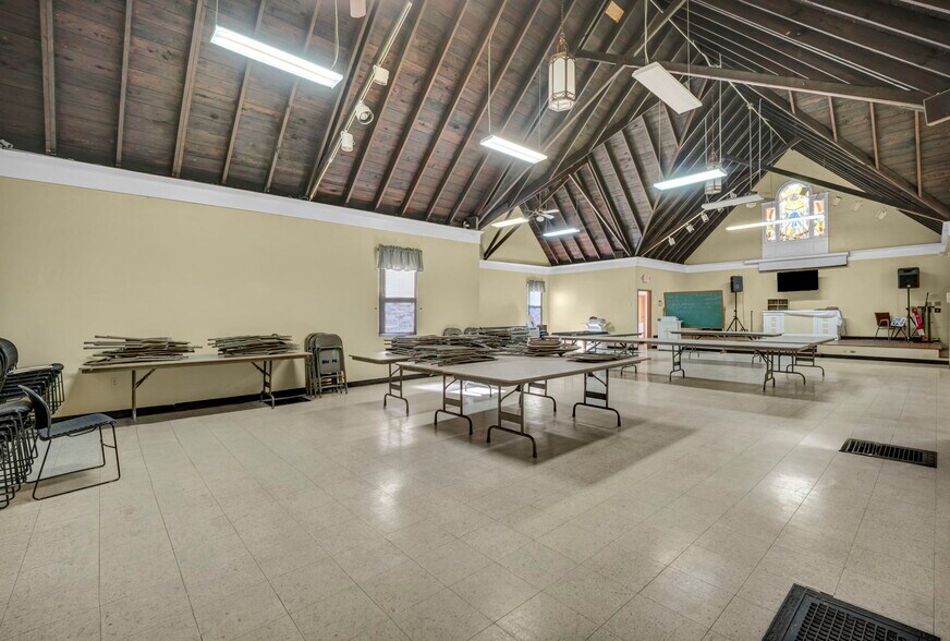 More Photos Of 15715 Libby Rd, Maple Heights General Retail For Sale