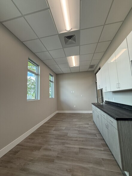 More Photos Of 101 NW 12th St, Pompano Beach Medical For Lease