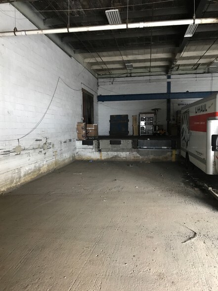 More Photos Of 460 W Hillside Ave, Hillside Warehouse For Lease
