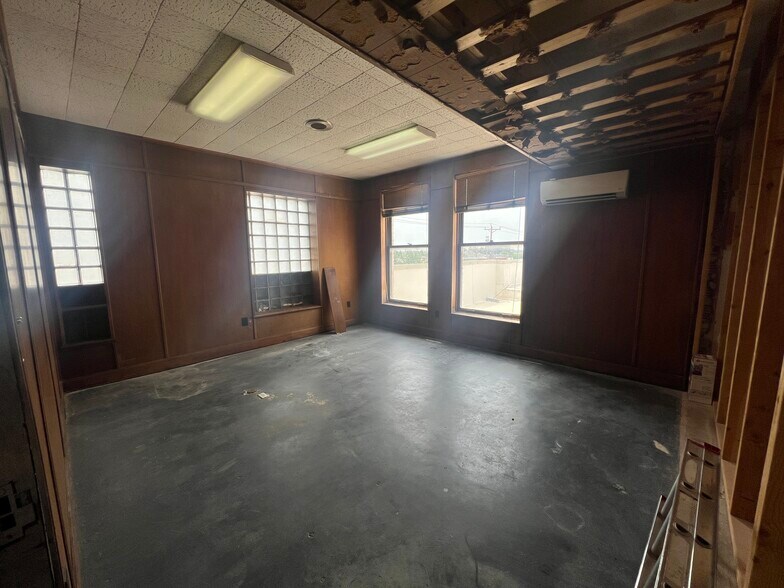 More Photos Of 701 W Sheridan Ave, Oklahoma City Office For Lease
